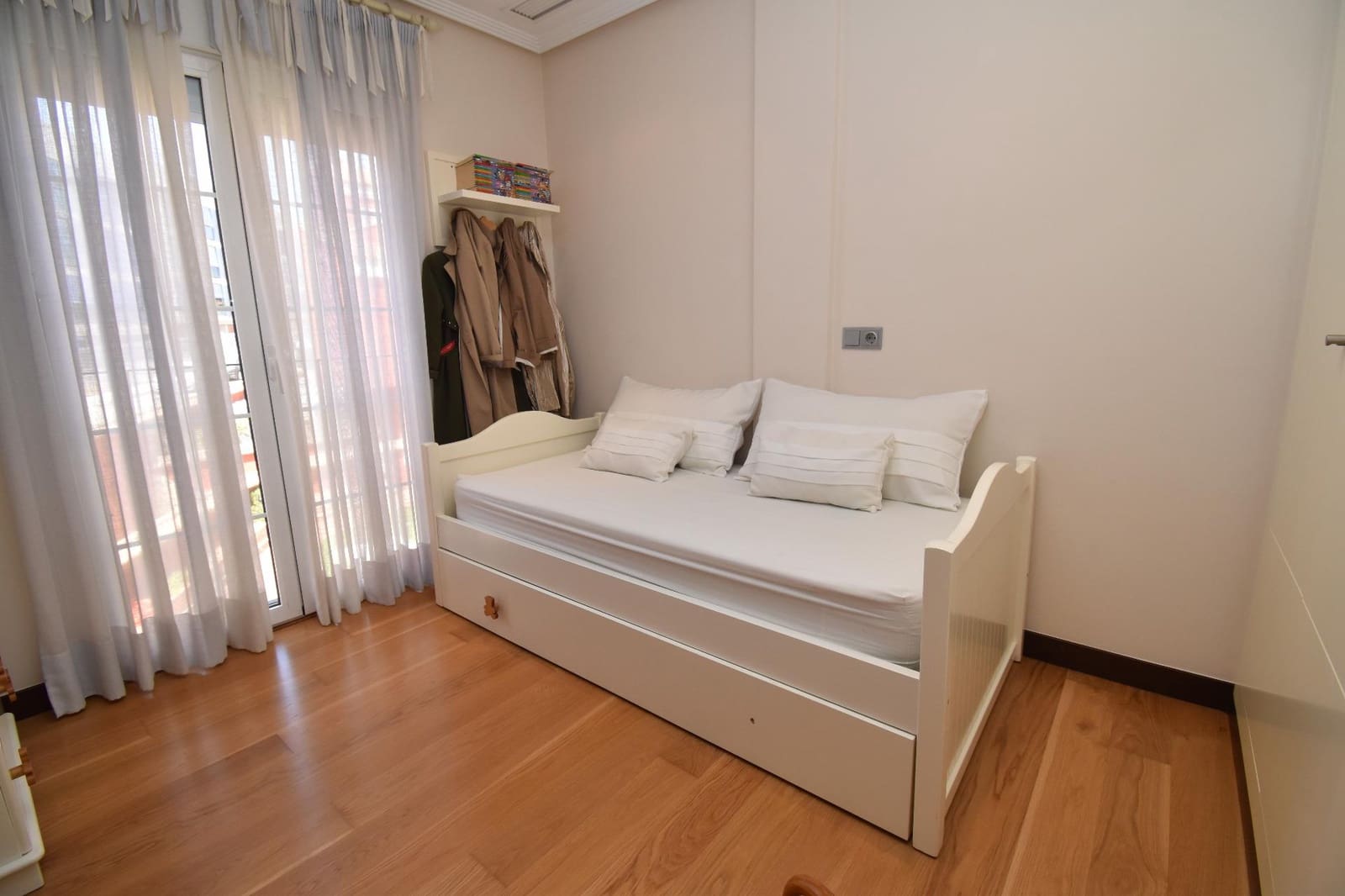 4 soveværelse Villa til salg i Santa Pola med swimmingpool garage - € 469.000 (Ref: 9938428)