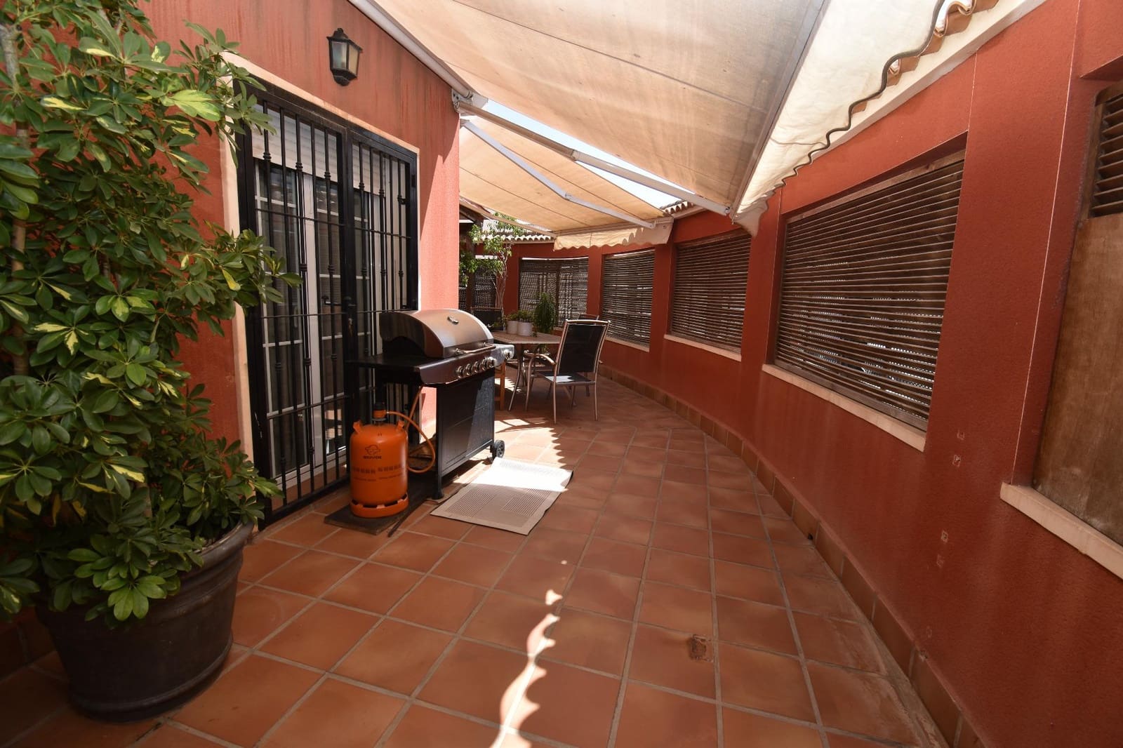 4 soveværelse Villa til salg i Santa Pola med swimmingpool garage - € 469.000 (Ref: 9938428)