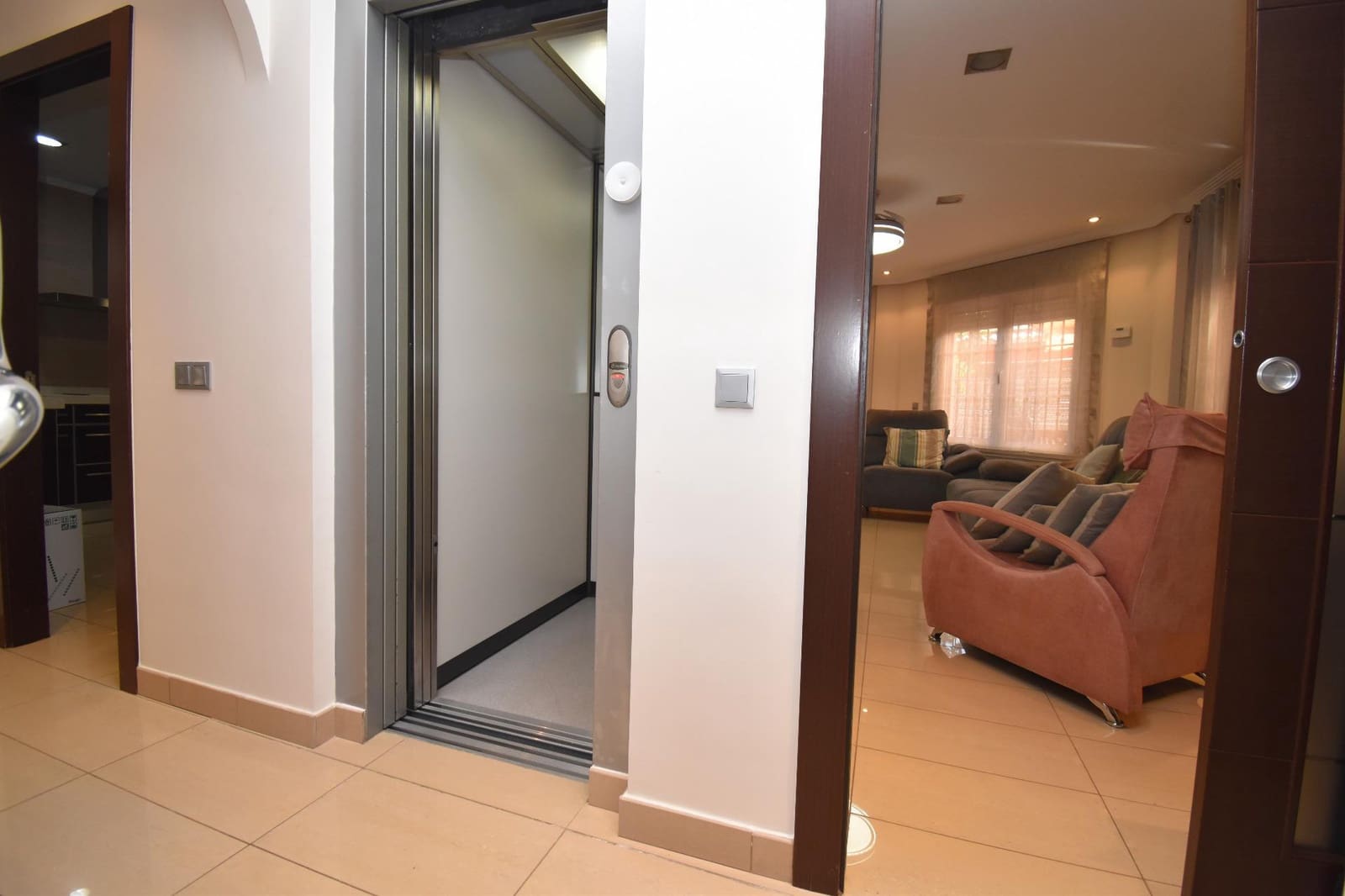 4 soveværelse Villa til salg i Santa Pola med swimmingpool garage - € 469.000 (Ref: 9938428)