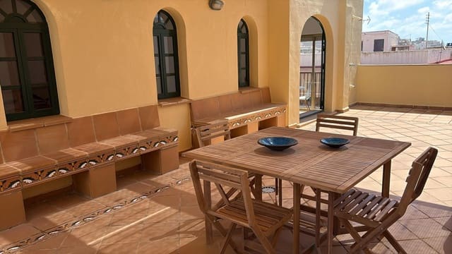 2 bedroom Penthouse for rent in Santa Pola - € 2,500 (Ref: 9938429)