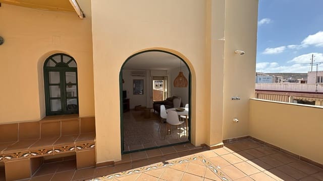 2 bedroom Penthouse for rent in Santa Pola - € 2,500 (Ref: 9938429)