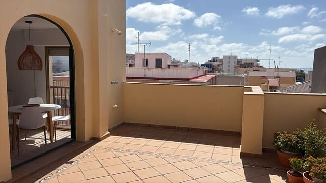 2 bedroom Penthouse for rent in Santa Pola - € 2,500 (Ref: 9938429)