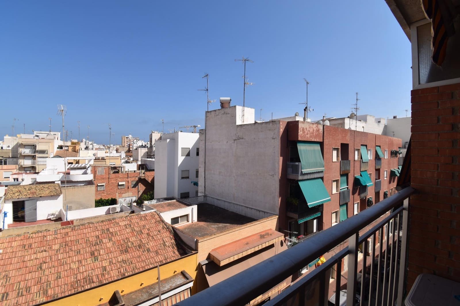 4 bedroom Flat for sale in Santa Pola - € 175,000 (Ref: 9958148)