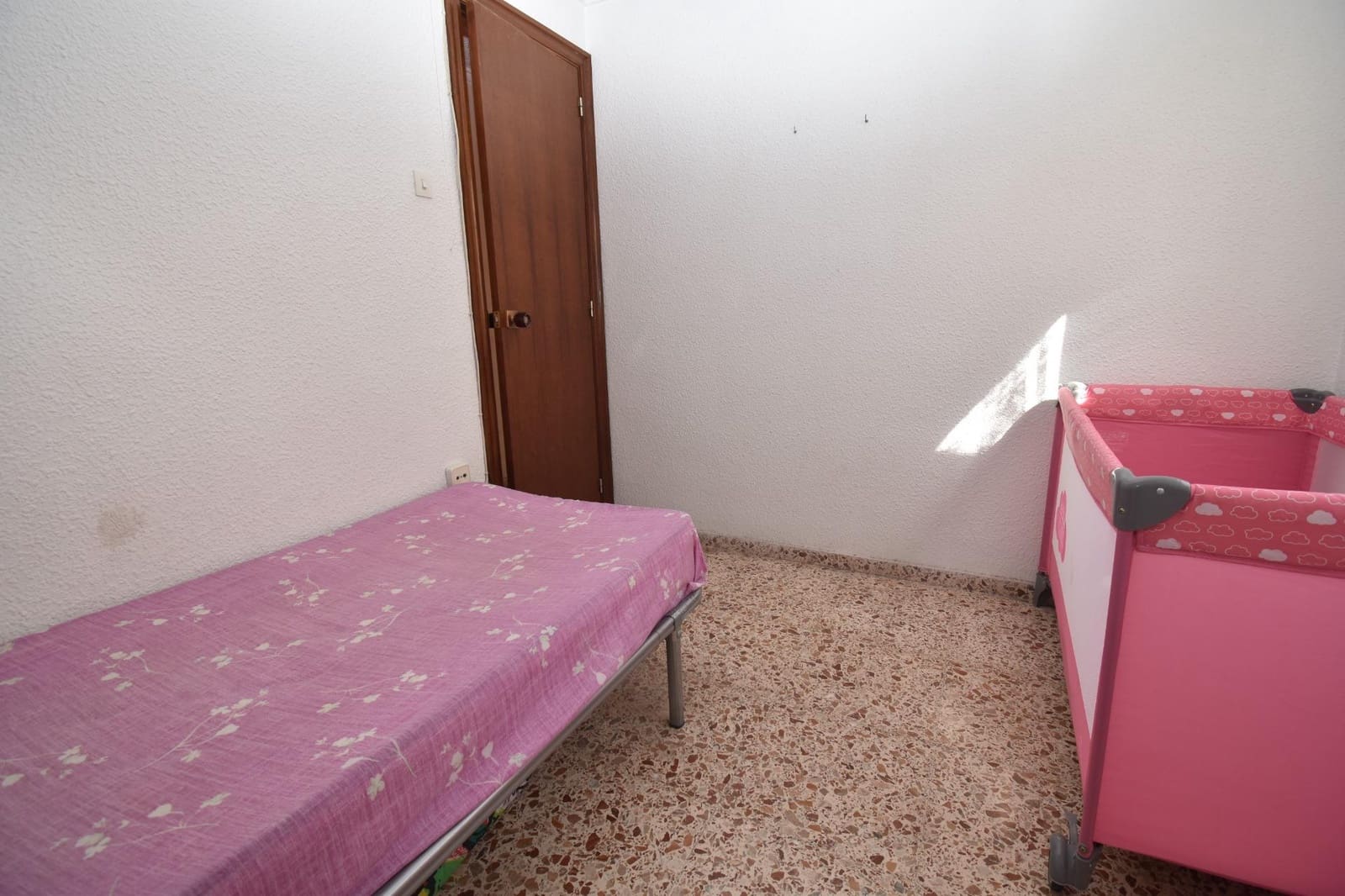 4 bedroom Flat for sale in Santa Pola - € 175,000 (Ref: 9958148)