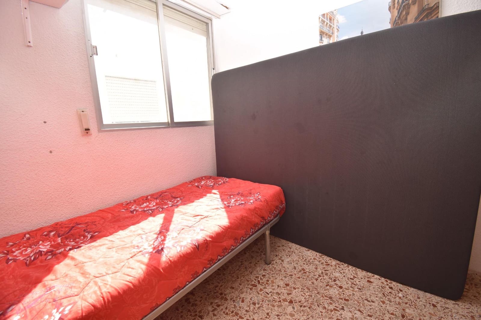 4 bedroom Flat for sale in Santa Pola - € 175,000 (Ref: 9958148)
