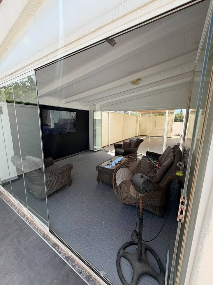 Chalet de 2 habitaciones en Cabo Roig en venta con piscina garaje - 315.000 € (Ref: 10001275)