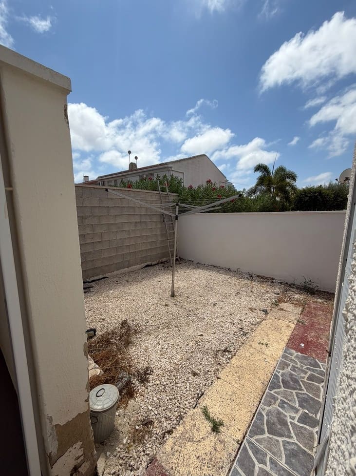 Chalet de 2 habitaciones en Cabo Roig en venta con piscina garaje - 315.000 € (Ref: 10001275)
