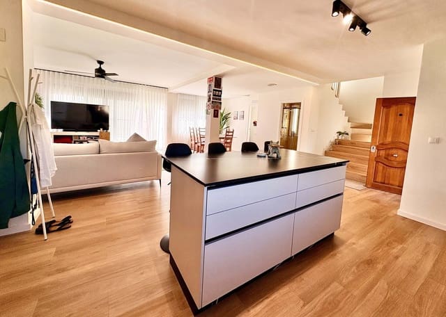 3 quarto Moradia para venda em Mar Menor Golf Resort, Torre-Pacheco com piscina - 585 000 € (Ref: 10041996)