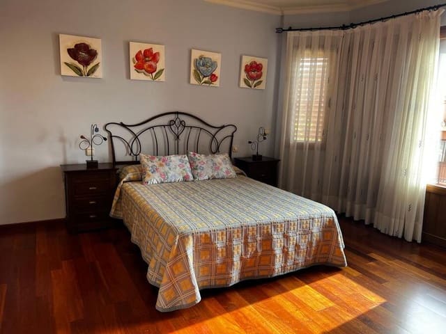 5 bedroom Villa for sale in La Manga Club, Cartagena with pool garage - € 629,950 (Ref: 7975847)