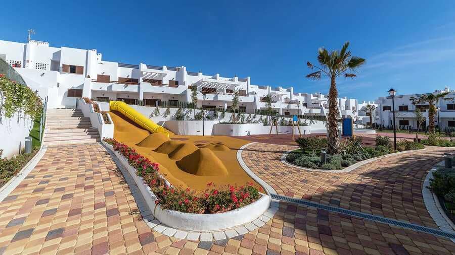 2 bedroom Apartment for sale in Almeria city with pool garage - € 222,000 (Ref: 8083263)