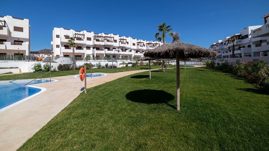 1 soveværelse Lejlighed til salg i Almeria by med swimmingpool garage - € 150.000 (Ref: 8083264)