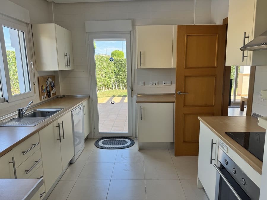 3 soveværelse Villa til salg i Roldan med swimmingpool garage - € 359.000 (Ref: 9010004)