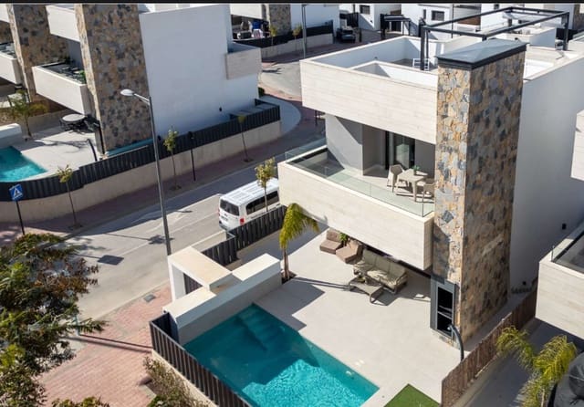 3 soveværelse Villa til salg i Torre-Pacheco med swimmingpool garage - € 570.000 (Ref: 9010043)