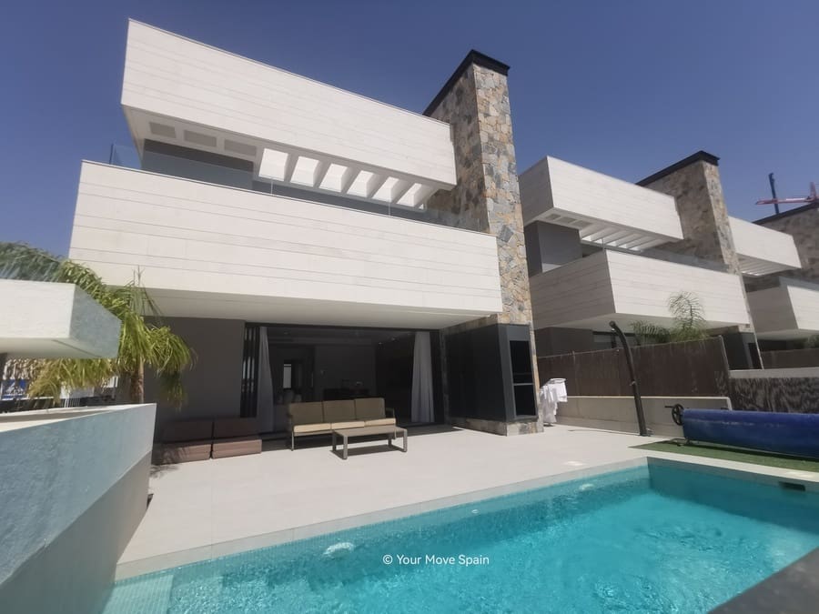 3 soveværelse Villa til salg i Torre-Pacheco med swimmingpool garage - € 570.000 (Ref: 9010043)