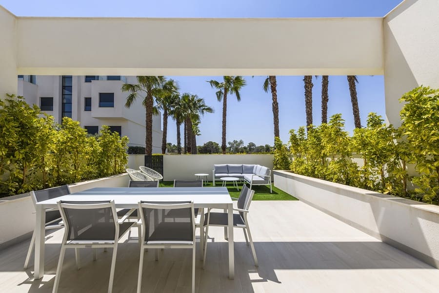 3 quarto Apartamento para venda em Las Colinas Golf com piscina garagem - 435 000 € (Ref: 9010277)