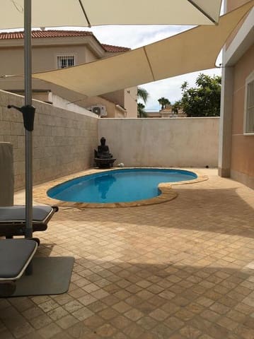 4 sypialnia Willa na sprzedaż w Centro, Los Alcázares z basenem garażem - 595 000 € (Ref: 9010345)