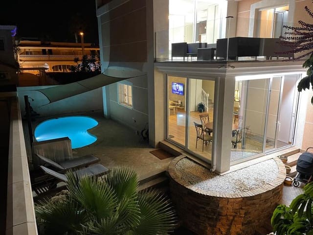 4 sypialnia Willa na sprzedaż w Centro, Los Alcázares z basenem garażem - 595 000 € (Ref: 9010345)