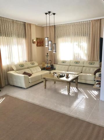 4 sypialnia Willa na sprzedaż w Centro, Los Alcázares z basenem garażem - 595 000 € (Ref: 9010345)