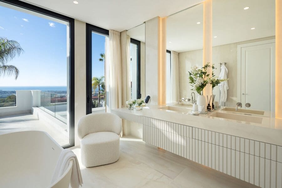 7 soverom Villa til salgs i Benahavis med svømmebasseng garasje - € 9 600 000 (Ref: 9049107)