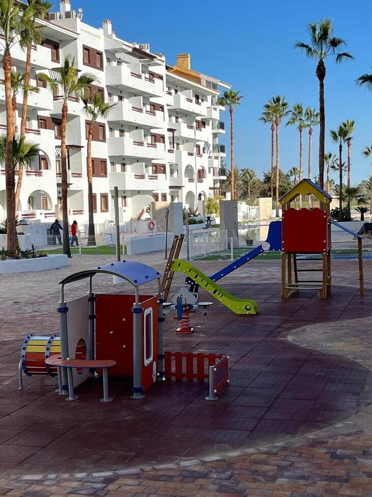 2 soverom Leilighet til salgs i Los Alcazares med svømmebasseng garasje - € 130 400 (Ref: 9082671)