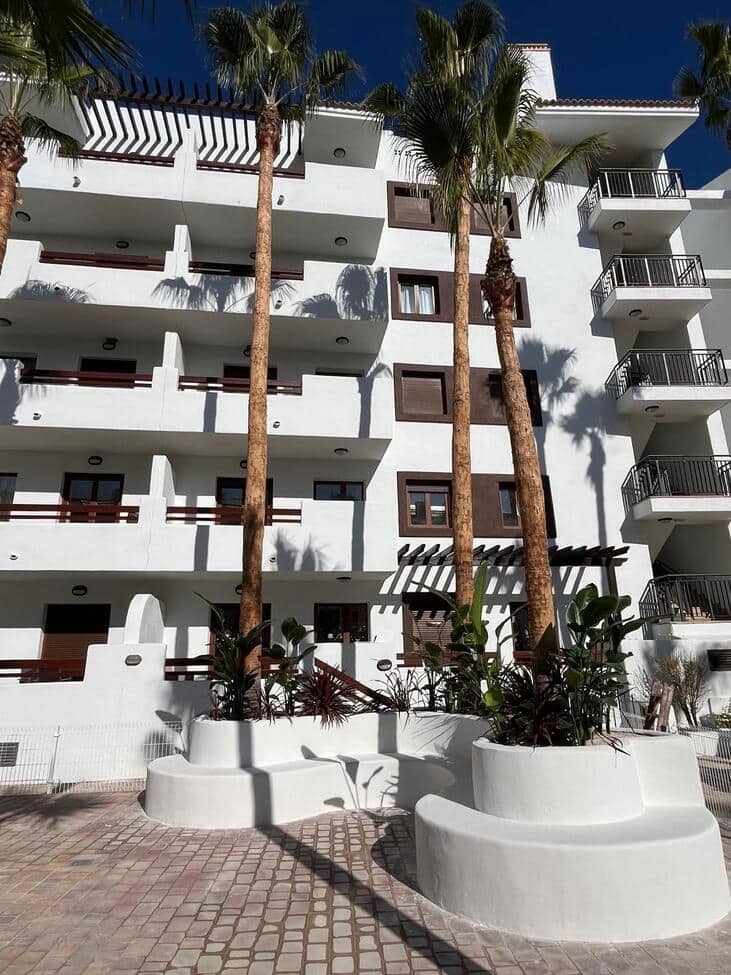 2 soverom Leilighet til salgs i Los Alcazares med svømmebasseng garasje - € 130 400 (Ref: 9082671)