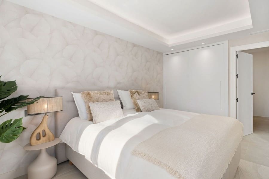 3 sypialnia Dom na sprzedaż w Nueva Andalucia z basenem garażem - 945 000 € (Ref: 9087156)