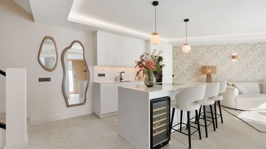 3 sypialnia Dom na sprzedaż w Nueva Andalucia z basenem garażem - 945 000 € (Ref: 9087156)