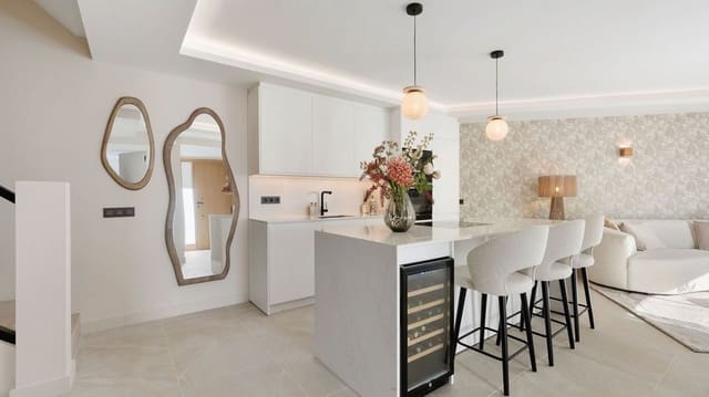 3 soveværelse Byhus til salg i Los Naranjos, Marbella med swimmingpool garage - € 945.000 (Ref: 9087156)