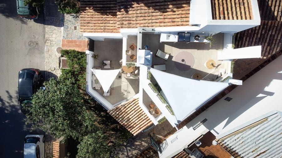 3 sypialnia Dom na sprzedaż w Nueva Andalucia z basenem garażem - 945 000 € (Ref: 9087156)