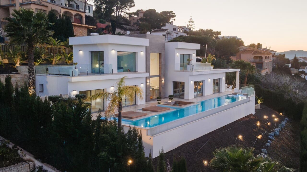 4 bedroom Villa for sale in Javea / Xabia with pool - € 1,875,000 (Ref: 9210909)
