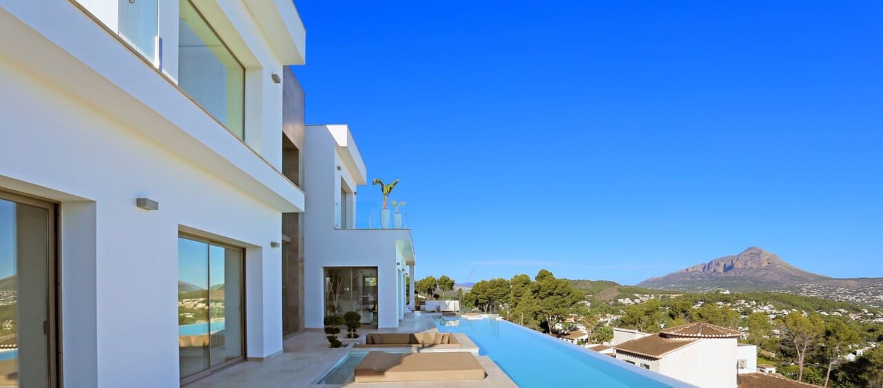 4 bedroom Villa for sale in Javea / Xabia with pool - € 1,875,000 (Ref: 9210909)