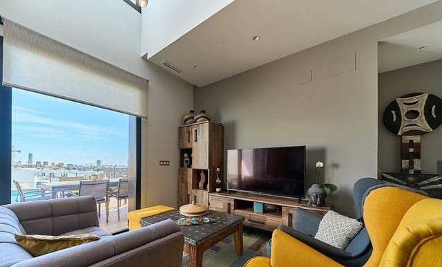 Chalet de 3 habitaciones en Finestrat en venta con piscina - 585.000 € (Ref: 9210966)