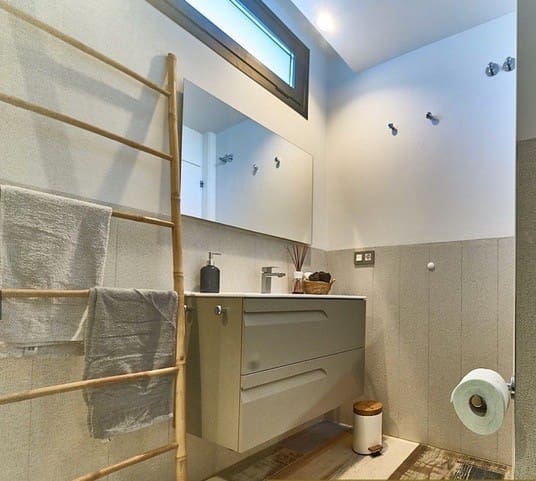 Chalet de 3 habitaciones en Finestrat en venta con piscina - 585.000 € (Ref: 9210966)