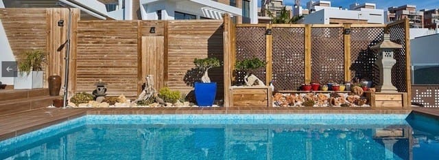 Chalet de 3 habitaciones en Finestrat en venta con piscina - 585.000 € (Ref: 9210966)