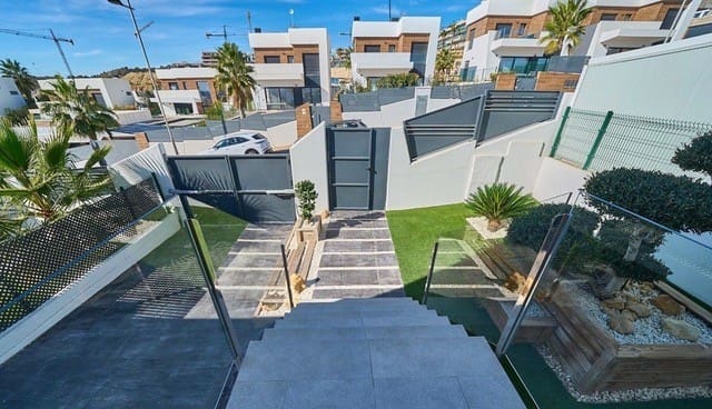 Chalet de 3 habitaciones en Finestrat en venta con piscina - 585.000 € (Ref: 9210966)