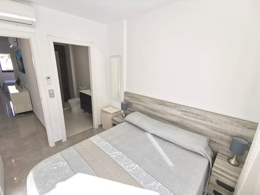 3 bedroom Apartment for sale in Los Alcazares with pool - € 284,995 (Ref: 9238825)