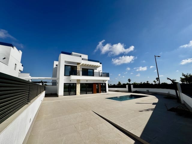 3 bedroom Villa for sale in Torre-Pacheco with pool - € 849,950 (Ref: 9242505)