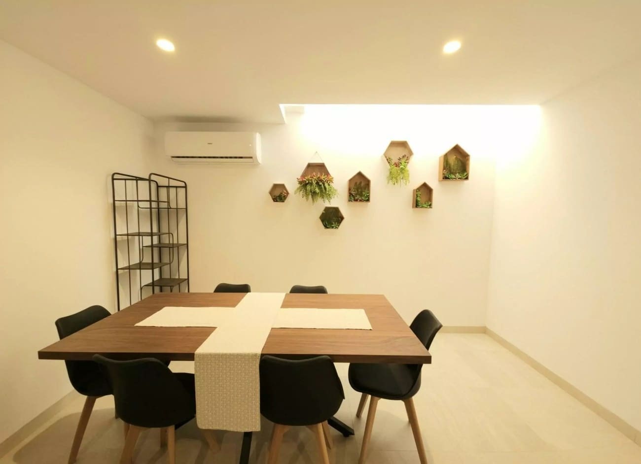 4 bedroom Villa for sale in Los Alcazares with pool - € 510,000 (Ref: 9496569)