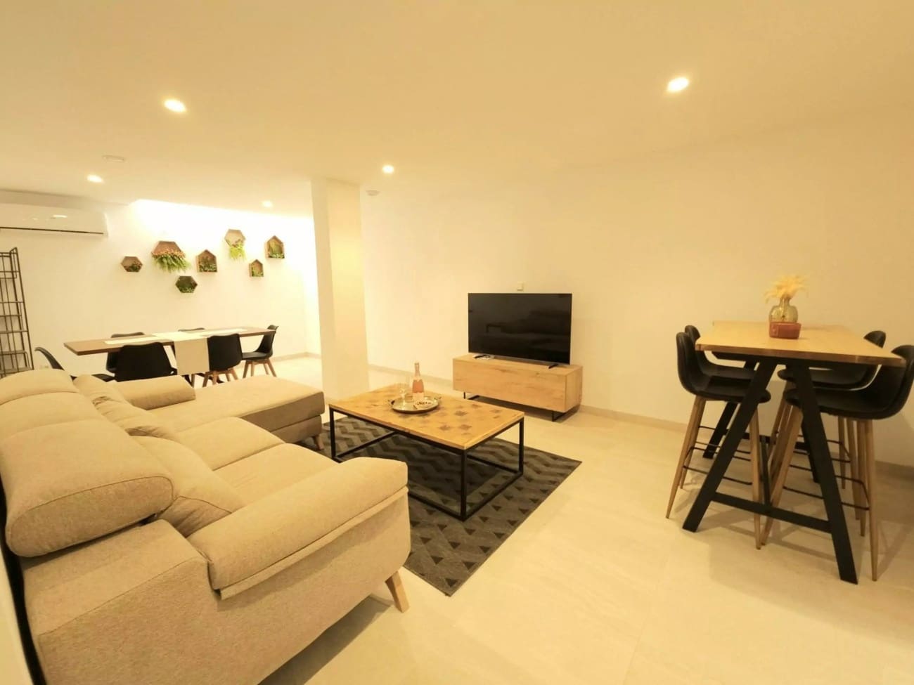 4 bedroom Villa for sale in Los Alcazares with pool - € 510,000 (Ref: 9496569)