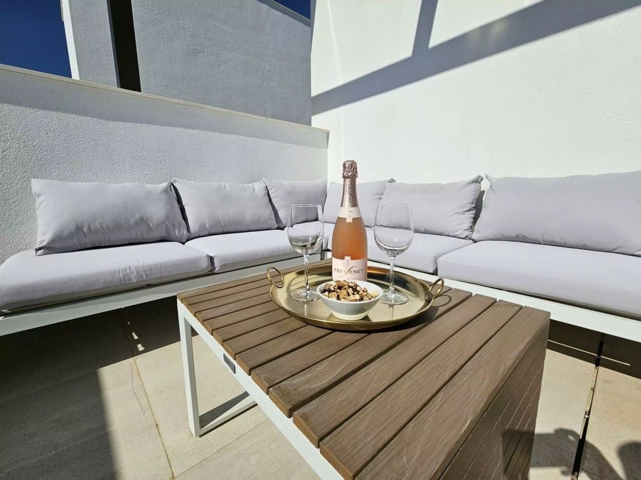 4 bedroom Villa for sale in Los Alcazares with pool - € 510,000 (Ref: 9496569)