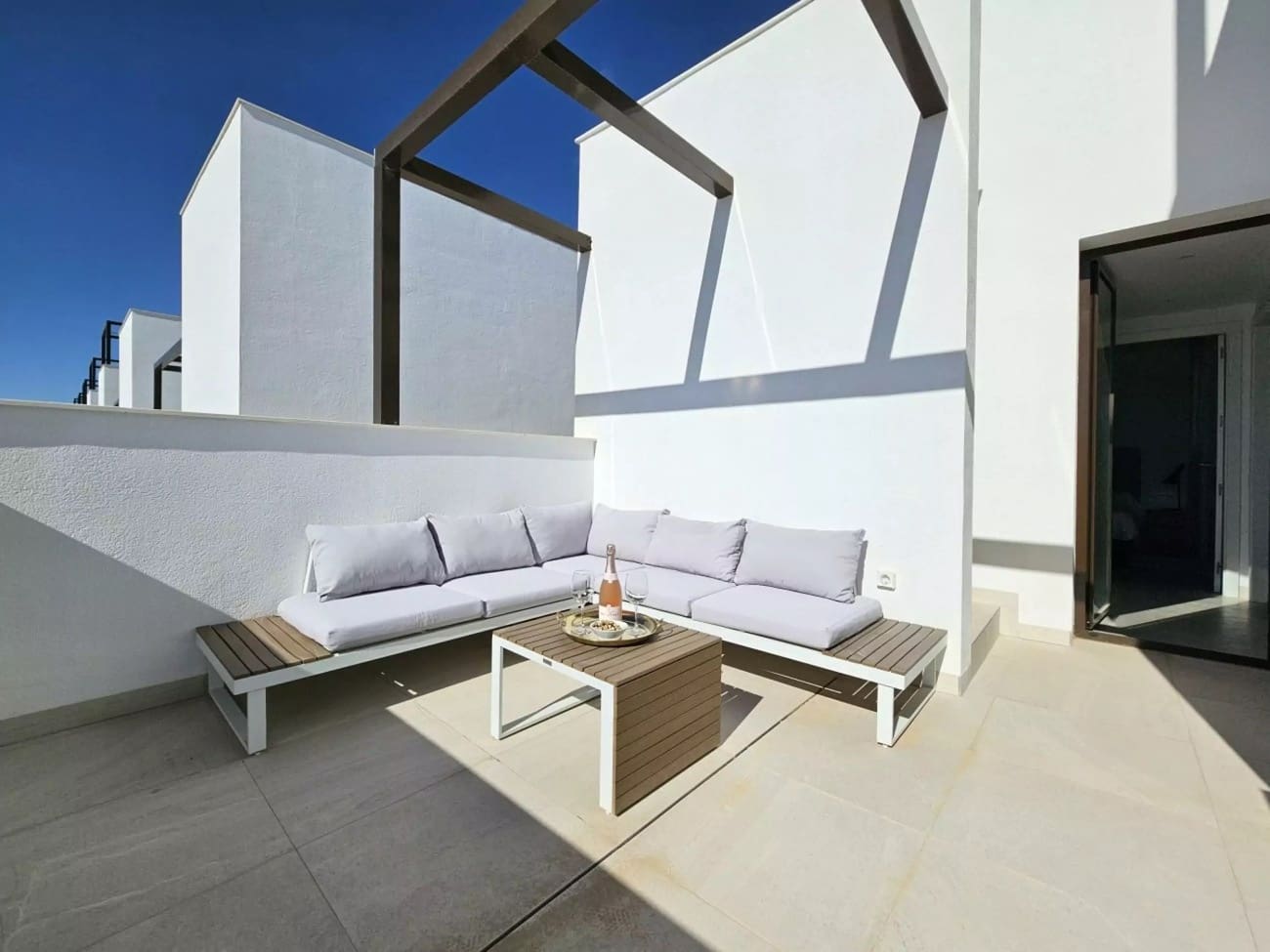 4 bedroom Villa for sale in Los Alcazares with pool - € 510,000 (Ref: 9496569)