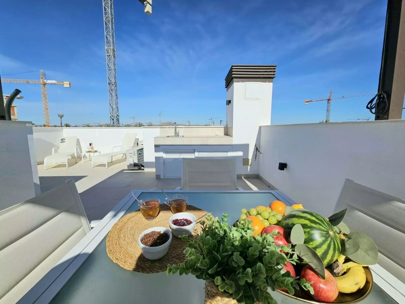 4 bedroom Villa for sale in Los Alcazares with pool - € 510,000 (Ref: 9496569)