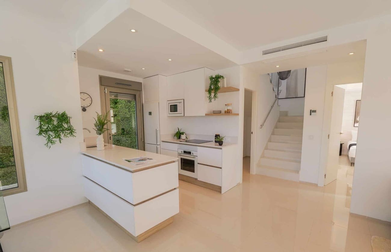 3 bedroom Villa for sale in Los Alcazares with pool - € 539,000 (Ref: 9737191)