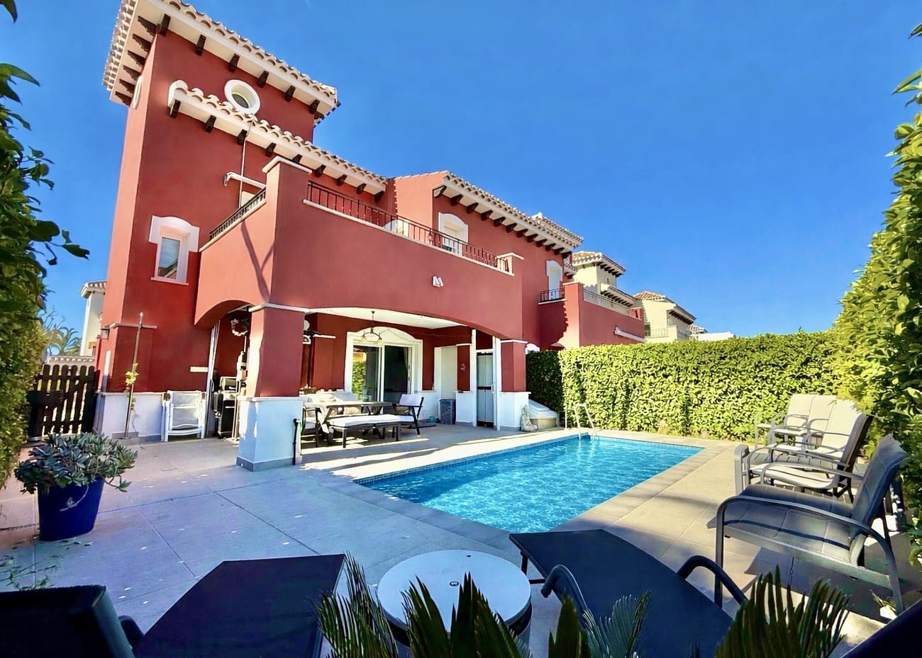 2 soverom Hus til salgs i Mar Menor Golf Resort med svømmebasseng - € 299 950 (Ref: 9793601)