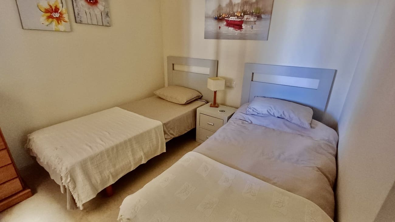 Apartamento de 2 habitaciones en Roda en venta con piscina - 169.950 € (Ref: 9816605)