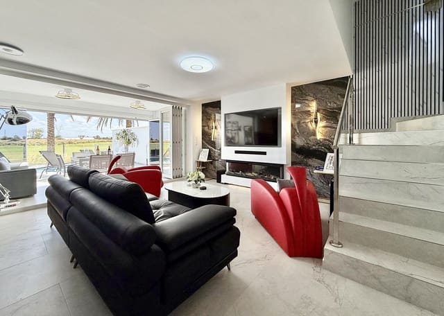 2 soveværelse Villa til salg i Mar Menor Golf Resort, Torre-Pacheco med swimmingpool - € 399.950 (Ref: 9902450)