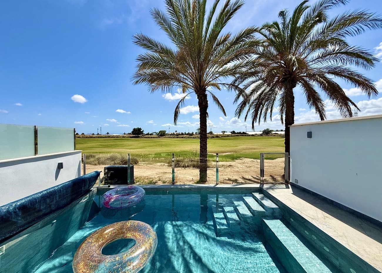 2 soveværelse Villa til salg i Mar Menor Golf Resort med swimmingpool - € 399.950 (Ref: 9902450)