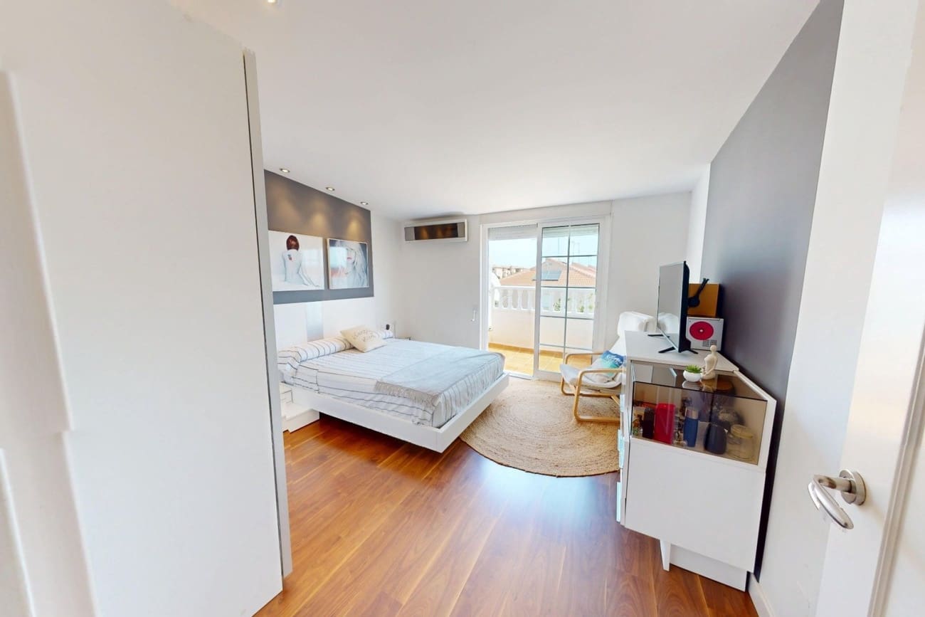 Casa de 3 habitaciones en Los Alcázares en venta con piscina - 249.995 € (Ref: 9996361)
