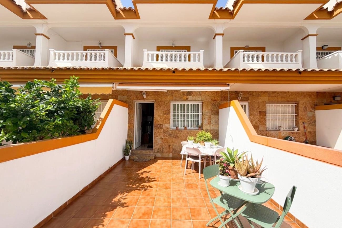 Casa de 3 habitaciones en Los Alcázares en venta con piscina - 249.995 € (Ref: 9996361)