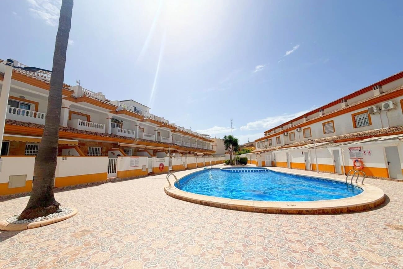 Casa de 3 habitaciones en Los Alcázares en venta con piscina - 249.995 € (Ref: 9996361)